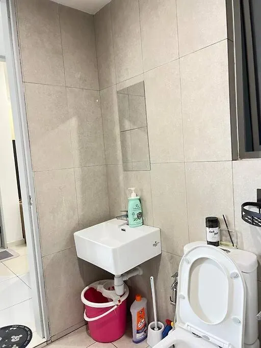 펜션 Cozy Kenwingston Platz Kl 2-5 Pax2Br&2Br Pakinnet 136 쿠알라룸푸르